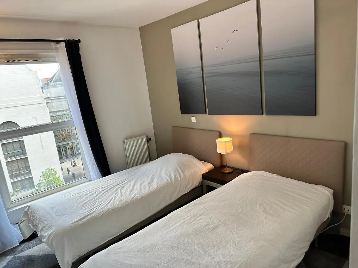 Lumineux Accor Arena 13 *